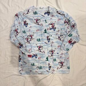 Disney Womens Scrub Top | White Blue | Mickey & Goofy Winter Scene Skating | Med